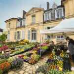 intérieur de la cour du château de Jpssigny