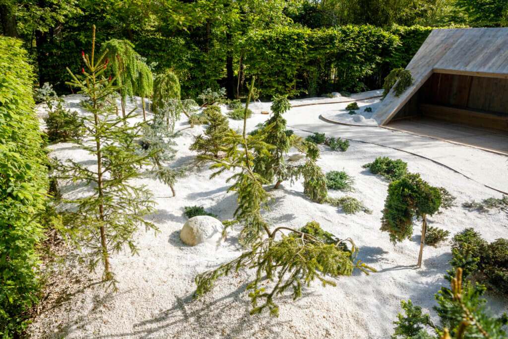 Autre vue du jardin du Rhéâtre du rideau blanc
